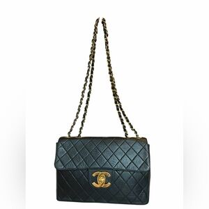 Chanel Vintage Jumbo CC Quilted Flap bag